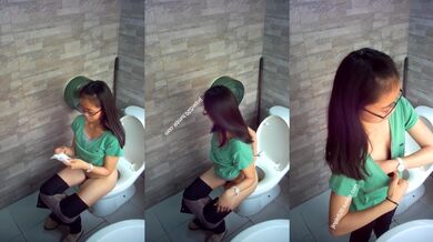 游乐场女厕青春高颜值偷拍嘘嘘系列⭐第五集⭐个个都是年轻貌美的妞 (2)